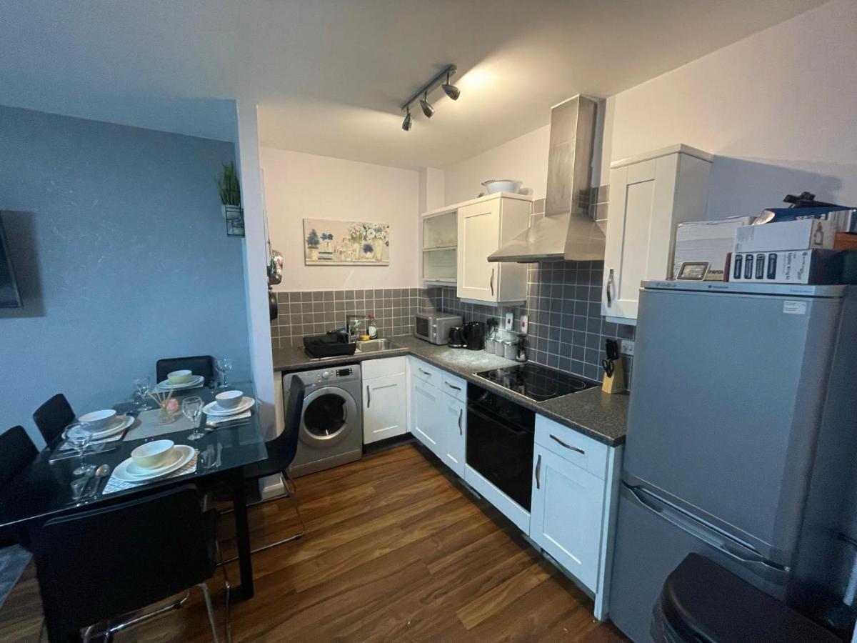 Seven Suites - Beautiful 2-Bed Apartment With Parking In Watford Central Zewnętrze zdjęcie